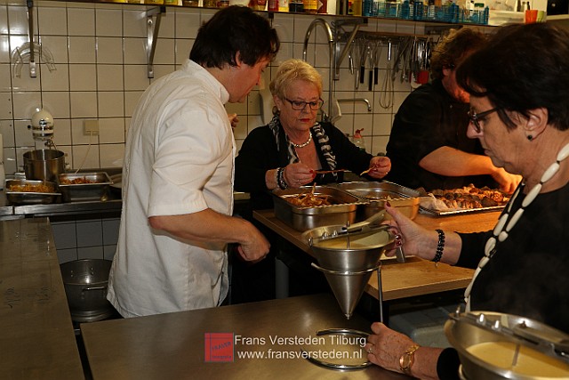 20151220 eetmetjehart kerstdiner2015 frans versteden fotografie tilburginbeeld FRVE9830.jpg
